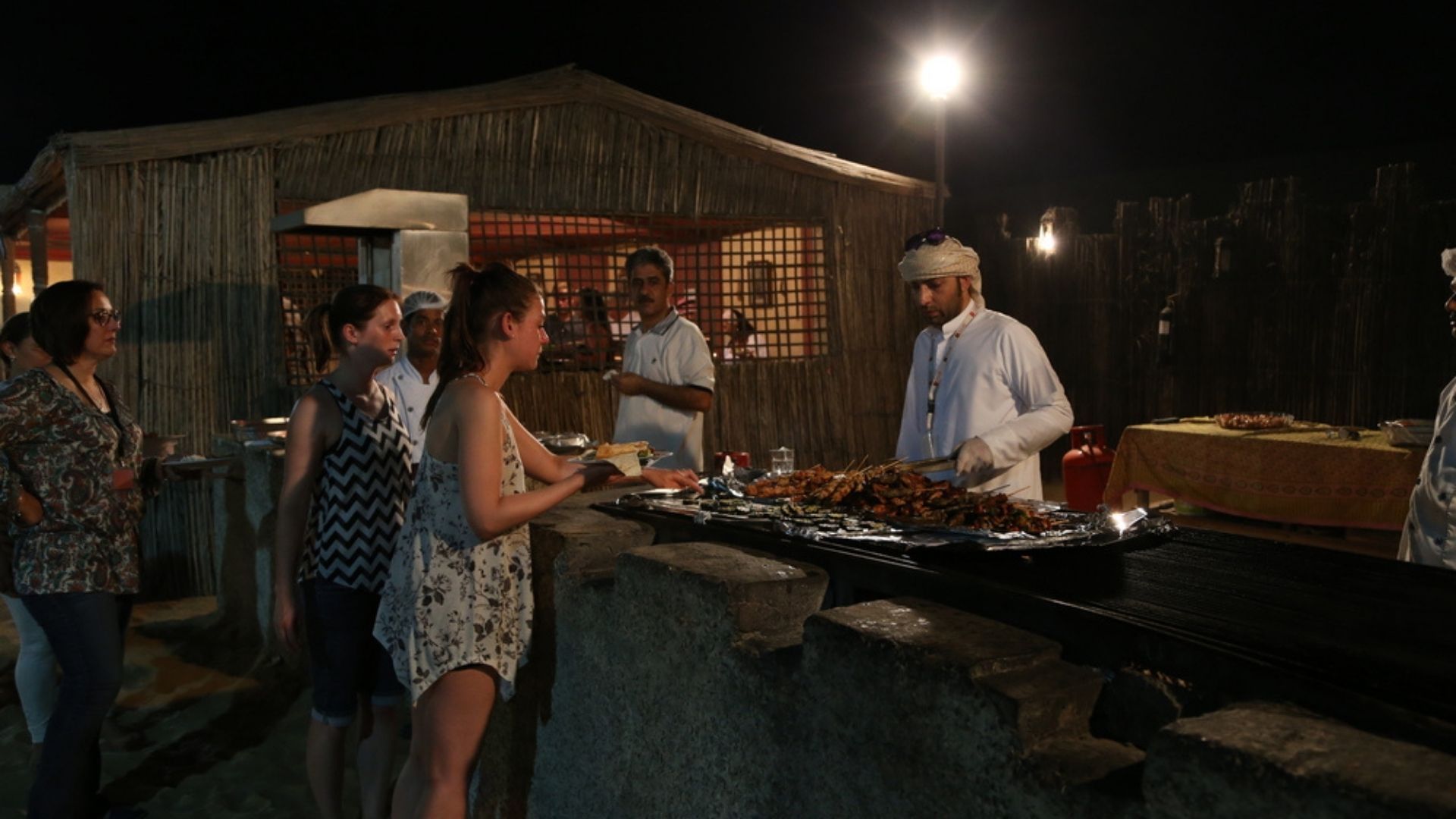 Dubai Desert Safari - Barbecue Buffet Dinner12.jpg